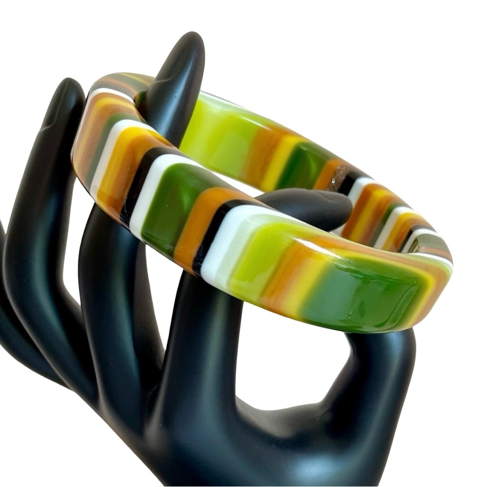 Vintage Striped Resin Bangle Bracelet - Picture 1 of 8